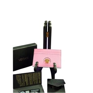 ✨ NWT Versace Pink Medusa Leather Card Holder ✨